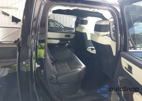 2023 Toyota Tundra Hybrid Capstone z USA, uszkodzony, nr VIN 5TFVC5DB2PX026333